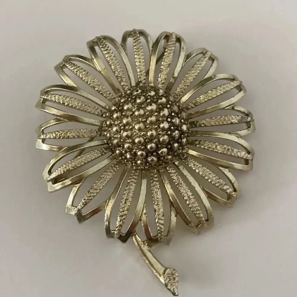 Vintage Sarah Coventry Daisy Sunflower Brooch